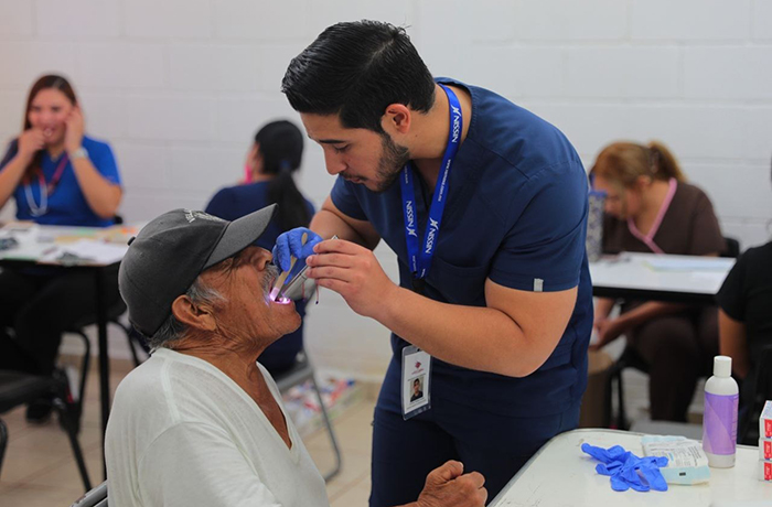 Acercan servicios de salud a vecinos de la colonia Américo Villarreal