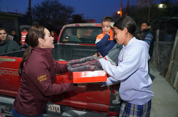 Protege Gobierno Municipal a sectores vulnerables con entrega de cobertores y calentadores